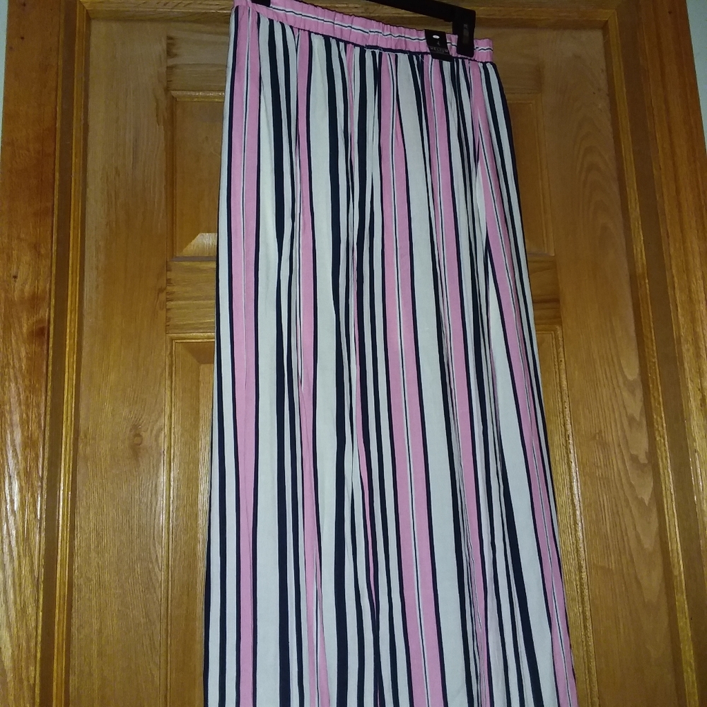 Shorts with Long Backing - Picture 4 of 9